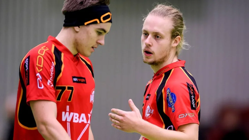 MÅLSKYTT. Tobias Viklund (till höger) gjort ett av Wibax Patriots mål. (arkivbild)