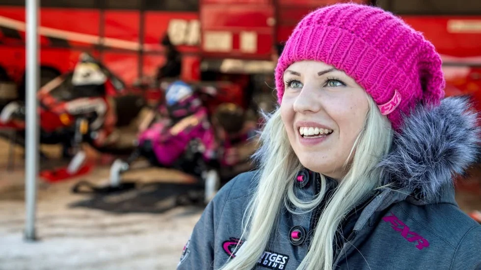 Elina Öhman, Tväråns IF, tävlar i Arctic Cat Cup med en ny skoter. (Arkivbild)