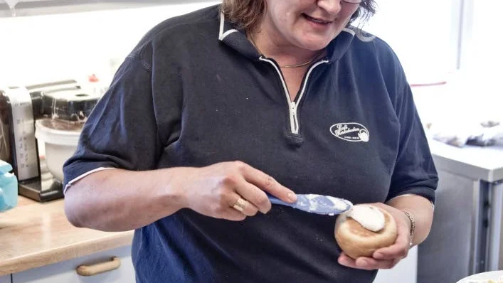 Annika Vestermark har drivit Café Rosenboden i Rosvik i 17 år. (Arkivbild)