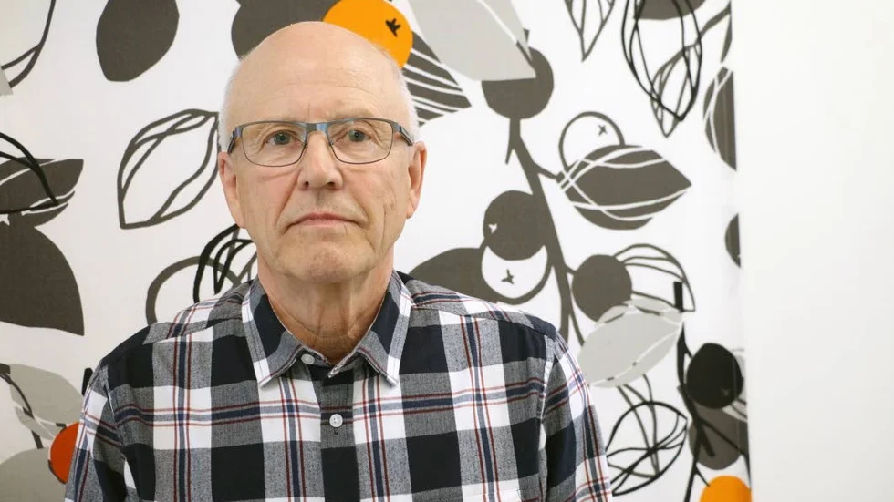 Kenneth Lång, pensionerad läkare och engagerad i behandlingen av Skelleftesjukan, kräver att NT-rådet omprövar sitt beslut.