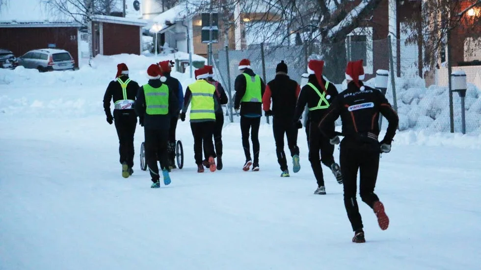 Jultomtarna var på språng på julafton.