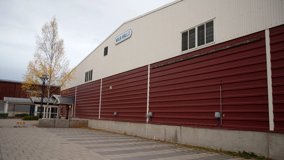 Nu bedrivs hockey i Nolias ishall. Men vad som sker med den i framtiden är oklart.