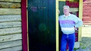 Svinstian från Rommetorp blev till redskapsbod och hantverkslokal i Hällestad Hembygdsförening. Nu återstår, enligt ordförande Rolf Eriksson, lite elarbete och målningsarbete.
FOTO: CHRISTINE LINDSTRÖM