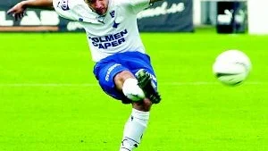 Mikael Blomberg gjorde två av IFK:s mål när laget besegrade Café Opera med 3-2. I och med segern knep IFK fjärdeplatsen i superettan.
ARKIVFOTO: ROBERT SVENSSON