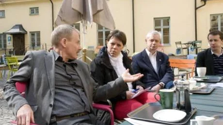 Samarbetet mellan Alliansen och Vrinnevilistan fortsätter. Men någon gemensam valplattform inför valet 2010 blir det inte. Levi Eckeskog (KD), Marie Morell (M), Lasse Pettersson (VL) och Christian Gustavsson (M). Foto: Janne Forsby