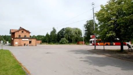 Det är dags för lite nytt liv i stationsområdet. Ett nytt hus planeras att byggas, dit CNG och IUC Öst har intresse av att flytta.Foto: Carolina Nilsson