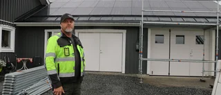 Många vill bygga solpaneler på sina tak: "Långa väntetider"