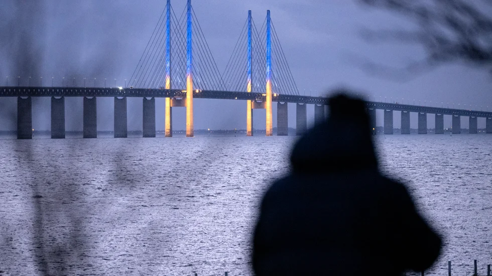 Öresundsbrons Ukrainabelysning kommer vara tänd varje söndag mellan klockan 18-22 fram till att det första adventsljuset tänds. Arkivbild.