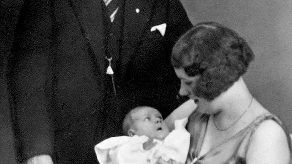 Sven och Anna Bäckström med dotter Margaretha.