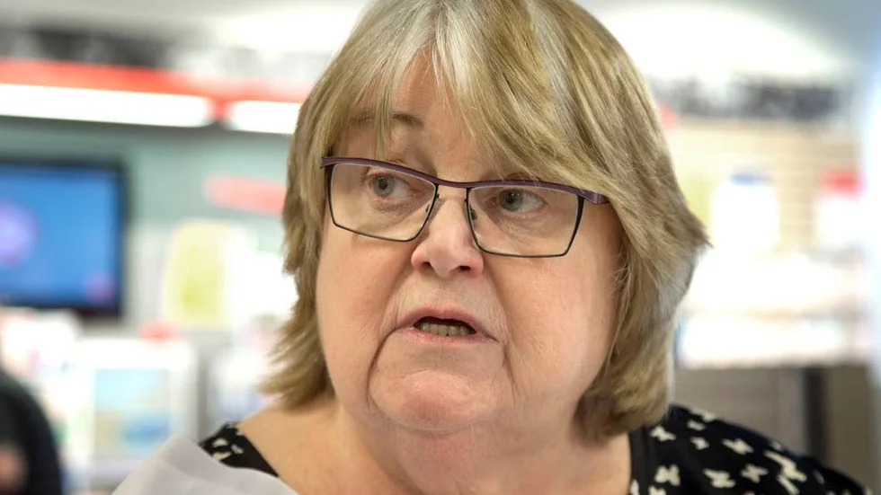 Eva Lundström har skrivit ett medborgarförslag om att införa allergironder. "Ingen ska behöva bli sjuk av att vara i skolan",säger hon.