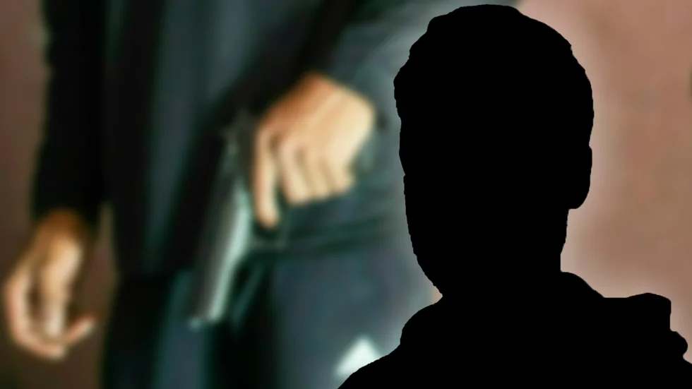 I slutet av november rånades en 13-årig pojke i Uppsala på mobiltelefon och skor av tre jämnåriga killar, som hotade honom med en pistol.