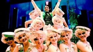 Mats Hellgren i succémusikalen 42nd Street på Slagthuset i Malmö. En av de många kvinnorna i uppsättningen var Jonna Jonsson, från Norrköping. Kärlek uppstod och idag är Mats och Jonna gifta, och har två döttrar, Maja och Molly. 
Foto: Slagthuset