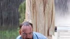 Bryce Dallas Howard och Paul Giamatti i Lady in the water.  Foto: Sandrew Metronome