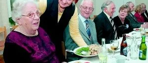 Uppvaktade 80-åringar