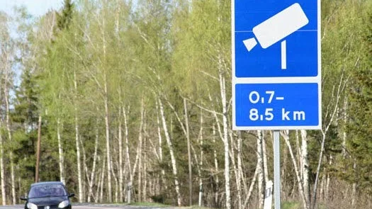 Räddar liv. Hastighetskamerorna får ner hastigheten generellt, det räddar många människoliv varje år.