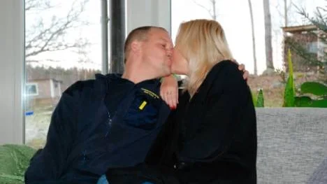 Mattias och Carita Johansson åkte Birkakryssning förra helgen. Då vann de en deltävling i karaoke. Den 18 december bär det iväg med båten igen, denna gång är paret bjudna och ska sjunga i nästa deltävling.
- Det trodde vi aldrig! Vi visste inte ens att det var en tävling då vi gick upp på scenen, säger det lyckliga paret.