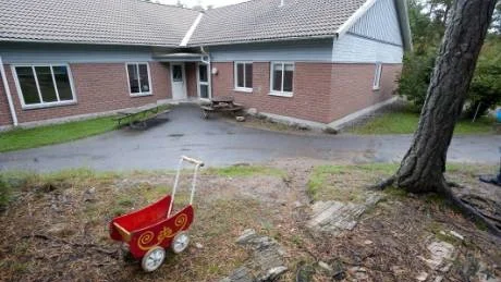 Verksamheten vid Säterdals förskola i Svärtinge ligger nere sedan prover visat på förekomst av det farliga ämnet bensen i inomhusmiljön. I går togs kompletterande prover från förskolan för ny analys.