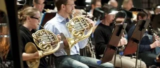 Gymnasieelever spelar med Symfoniorkestern