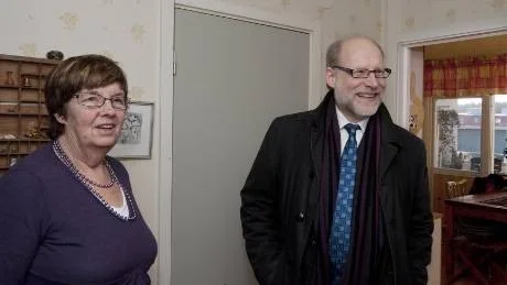 Lena Perman fick igår visa sin lägenhet i Silverringen för bostadsministern Stefan Attefall.