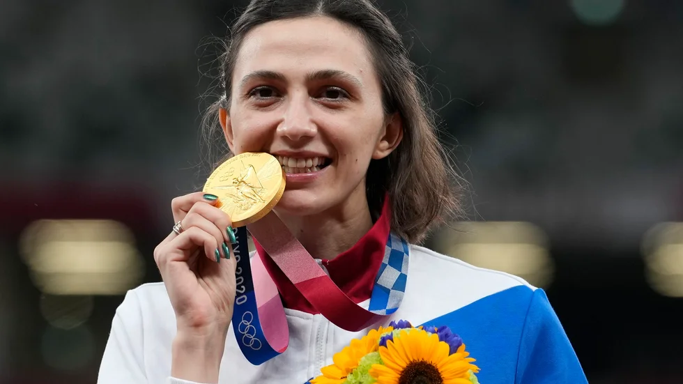 Ryska guldmedaljören i höjdhopp i Tokyo 2021, Marija Lasitskene. Om två år kanske hon får nöja sig med en rysk OS-liknande tävling.