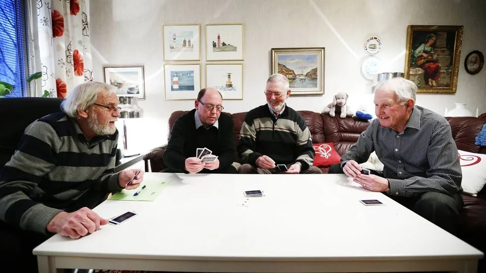 Snart jubilarer. Ett gäng kortspelande pensionärer från Posten, kan snart fira 50-årsjubileum. Från vänster grundaren Bill Persson, Torsten Heimstrand, Jan-Olof Ek och Göran Bergljung.