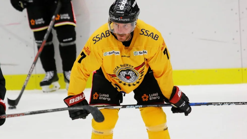 VETERAN. Jan Sandström är laddad för sin 17:e säsong i Luleåtröjan.