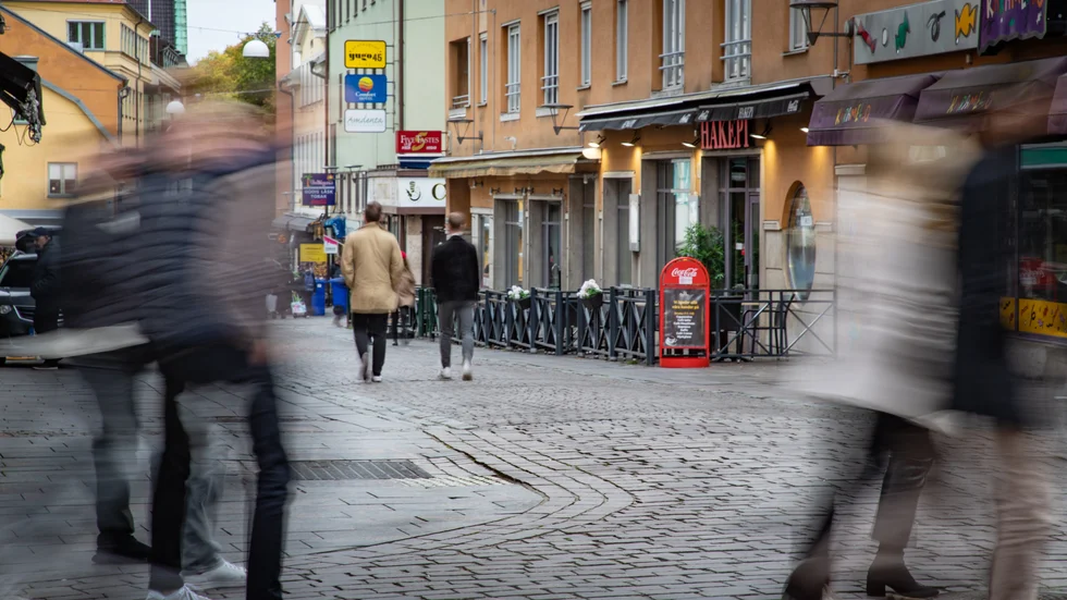 Krogägarna längs Linköpings festgata är medvetna om att narkotikan flödar i lokalerna. "Jag vägrar släppa in ett visst klientel som kan vara skadligt för omgivningen", säger en krögare.