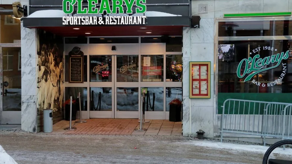 O'Learys. Förutom sportbar och nattklubb, är O'Learys en populär lunchrestaurang dit många söker sig.