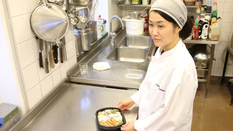 Matlådor. Ayaka Antonsson lagar traditionell japansk mat och säljer som lunchlådor.