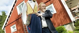 "Inget alternativ till bygdedräkterna"