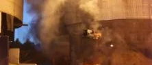 Kraftig brandutveckling i hamnområdet