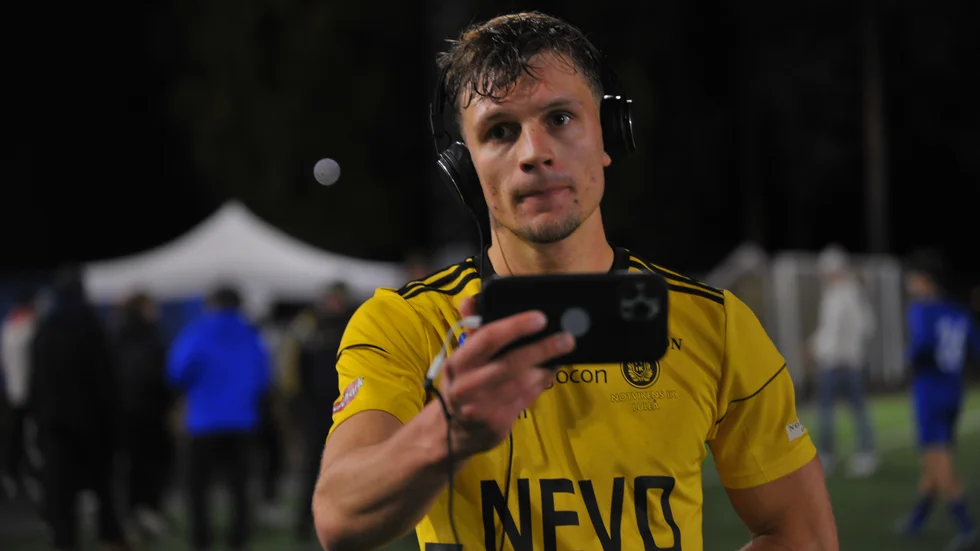 Notvikens Joakim Sochor gör segerintervju i vår sändning efter derbysegern mot LSK.