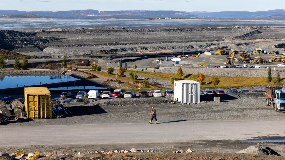 Aitikgruvan är landets till ytan största industriområde.