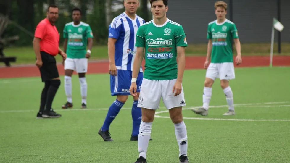 Simon Albag gjorde Älvsbyn mål i matchen mot Öjebyn.