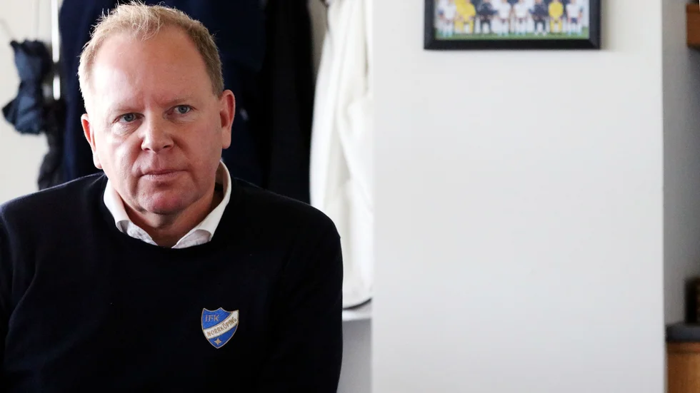 "Alla har rätt till sina åsikter, man behöver inte dela dom alltid. Är det så att man har oegentligheter eller inte samma syn så utgår jag ifrån att man löser det med sina kollegor. Så jobbar vi på IFK och de flesta större organisationer", säger Michael Sturehed.