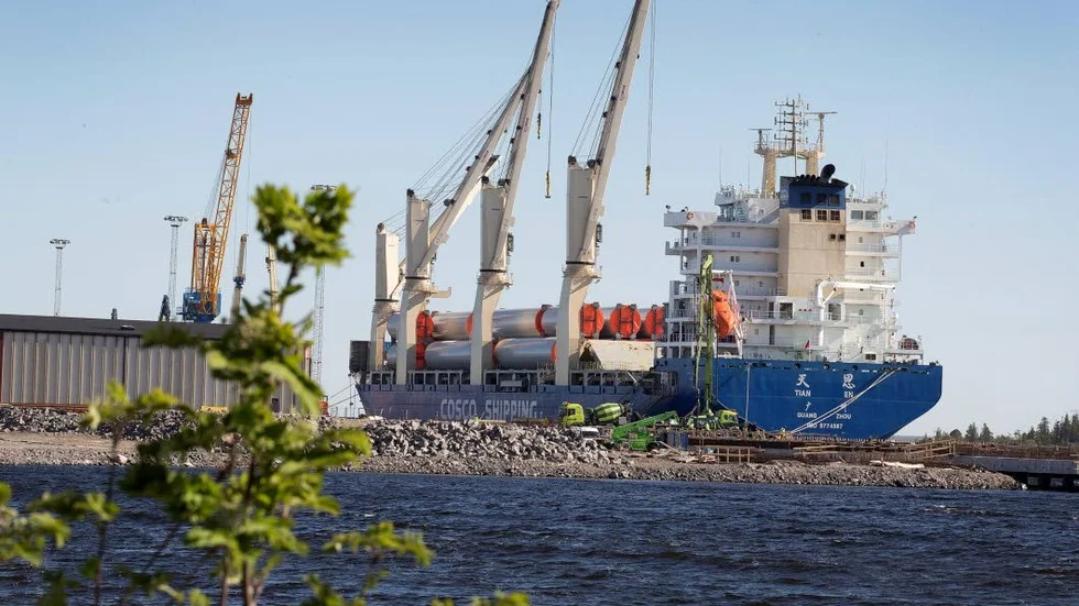 Expansionen vid Piteå hamn gör att den kan ta emot fler och större fartyg. (Arkivbild).