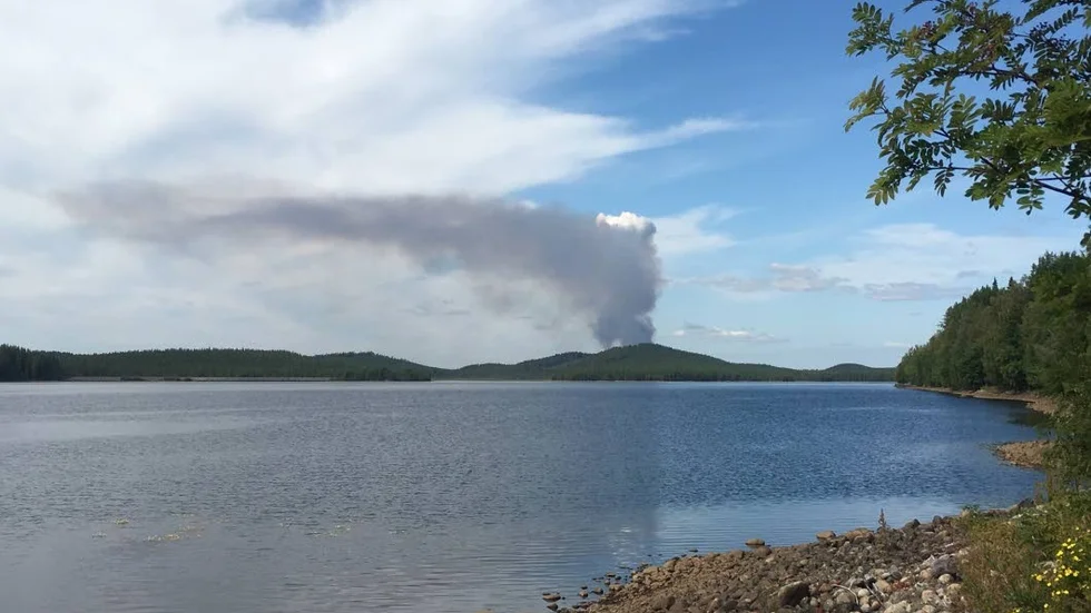 Det brinner utanför Malå och det rör sig inte om en skogsbrand utan om en hyggesbränning.