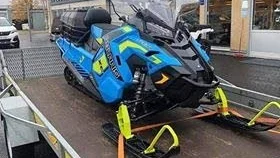 Den här splitternya skotern, en Polaris 800 titan xc av 2019-års modell, stals från ett låst garage i Koler. Troligen natten mot tisdag.
