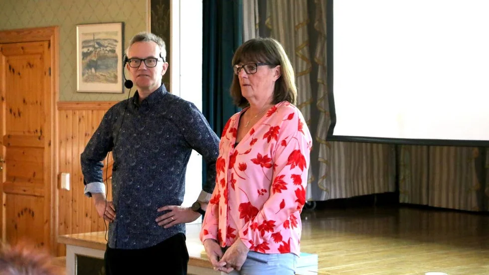 Monica Öhman, ordförande i FMN, och Peter Lindberg, föreläsare.