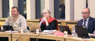 Stängs ute från politiska möten