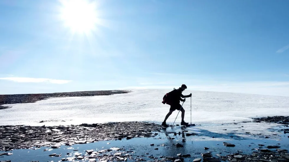 Oppdal  20180704.
Mann på tur til Blåhøa. Blåhøa er et fjell i Oppdal kommune i Trøndelag. 1 671 meter over havet og er det høyeste fjellet i Trollheimen når en ser bort fra Innerdalen. Modelklarert.
Foto: Gorm Kallestad / NTB scanpix / TT / kod  20520