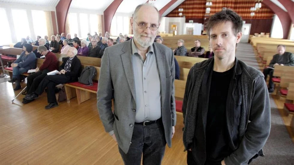 Forskaren Ole Suhr (till vänster), här med kollegan Anders Olofsson, hyser stora förhoppningar kring att genterapi ska kunna stoppa Skelleftesjukan. (Arkivbild)