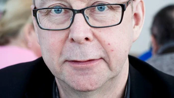 Dansinstitutionen ska fokusera på utvecklingen av professionella dansare och Vänsterpartiet vill se den i Piteå. ”Vi tror att det har stor betydelse om man kan samverka med den musik, scen och media som finns i Piteå”, säger Glenn Berggård.