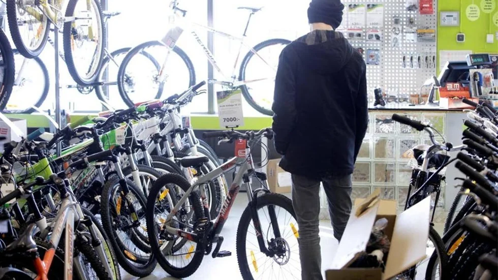 För många barn i Piteå stannar drömmen om en ny cykel bara vid att vara en dröm. Om föräldrarna är i behov av försörjningsstöd är det begagnat och billigt som gäller (bilden är arrangerad).