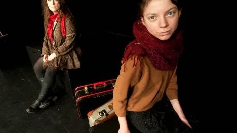Frågor om genier och genus ställs i Anna Nygrens nya pjäs Om genier som får sin urpremiär i kväll, för regin svarar Kvartersteaterns projektledare Frida Nyström (till vänster)