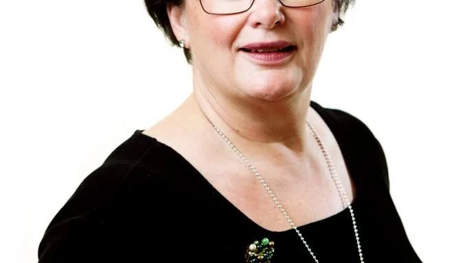 Heike Erkers, förbundsordförande för Akademikerförbundet SSR, är kritisk mot att försörjningsstödet allt mer betalas ut till sådant, som det inte är till för enligt lagen.