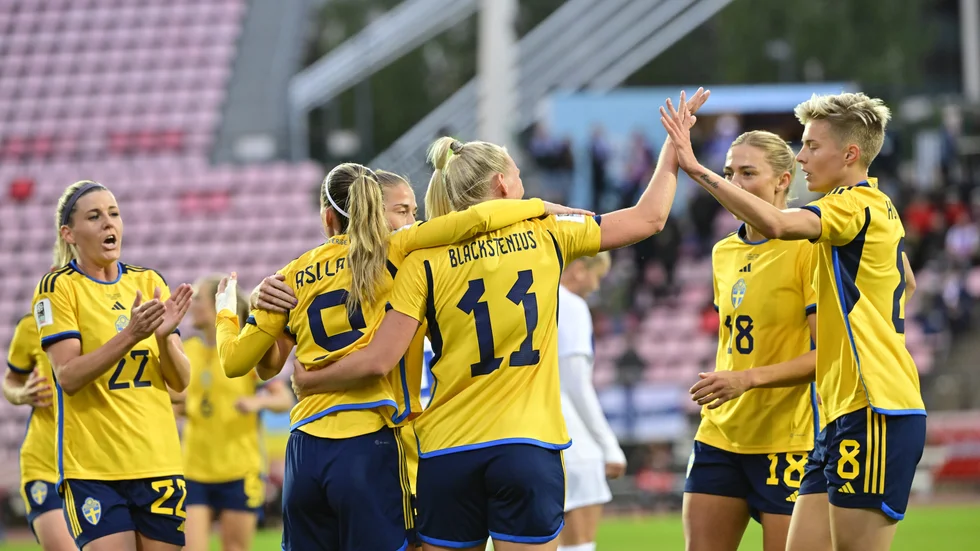 Sverige avslutade VM-kvalet på bästa sätt, när Finland kördes över på bortaplan i Tammerfors på tisdagskvällen.