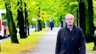 Nu lämnar Stig Hellerström offentligheten. I veckan slutar han som trädgårdsexpert i radion. Idag lördag håller han sitt sista föredrag på Färgaregården. Foto:Janne Forsby