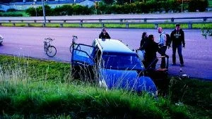 Färden stannade på Gamla Övägen. Foto: WighsNews