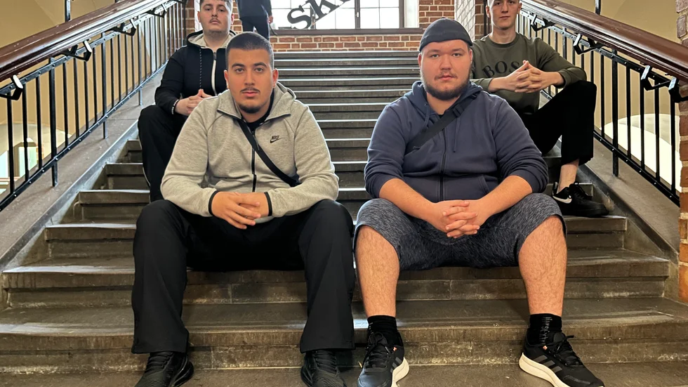 De 18-åriga vännerna går sista året på S:t Eskils gymnasium. Nu ser de framemot att utveckla sitt företag under 2023. I bild: Emilio Faris, Arya Golali Bakhtiar, Wiktor Marmol och Jonathan Jonsson. 